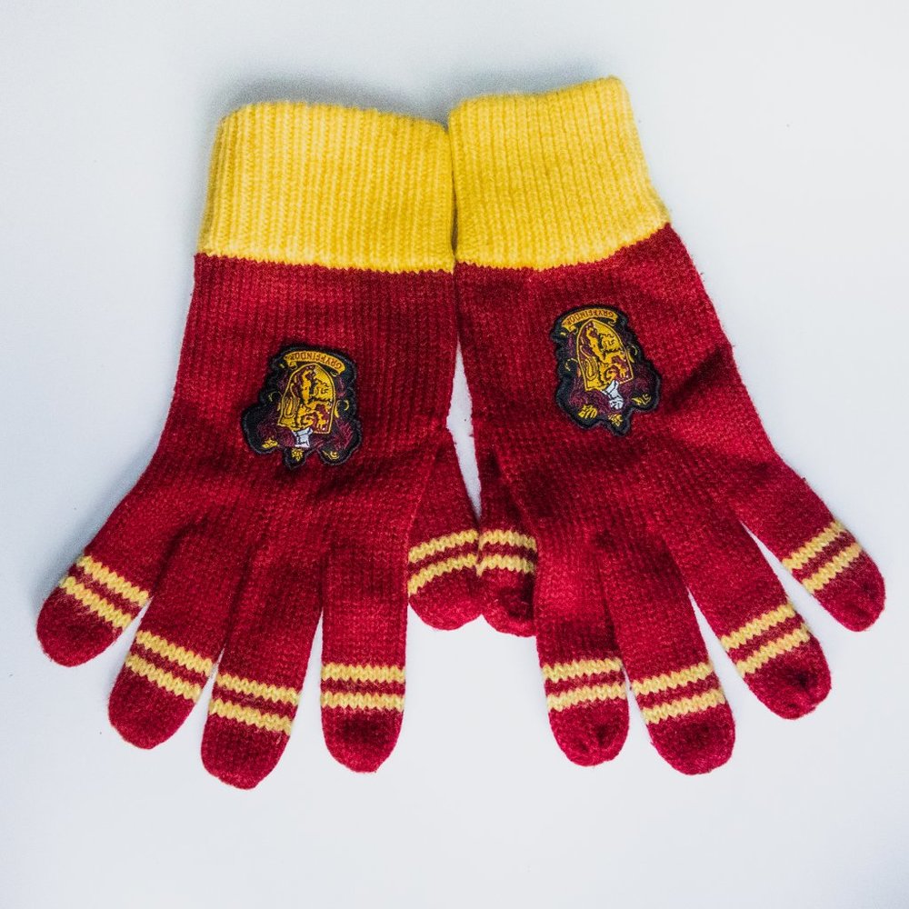 Harry Potter Gryffindor gloves